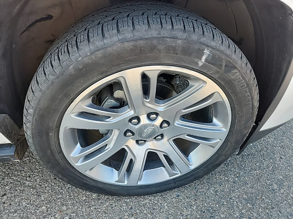 Certified 2018 Cadillac Escalade Premium Luxury AWD/4WD image 49