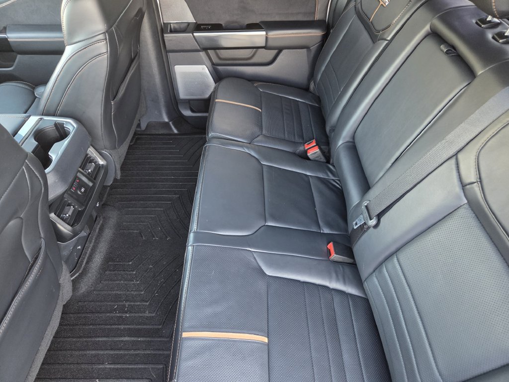 Used 2024 Ford F250 Platinum w/ FX4 Off-Road Package AWD/4WD image 30