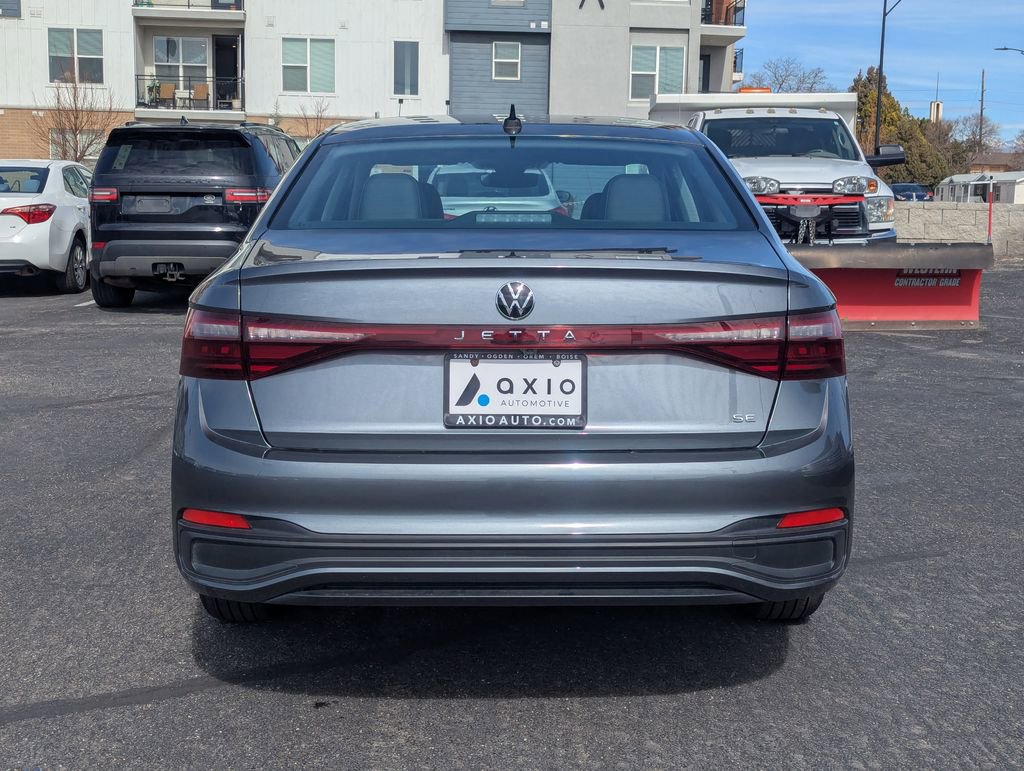 Used 2025 Volkswagen Jetta SE FWD image 6