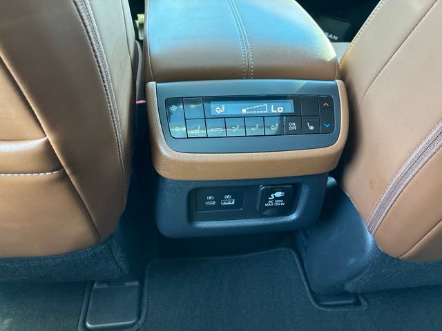 Used 2025 Nissan Pathfinder Platinum AWD/4WD image 22