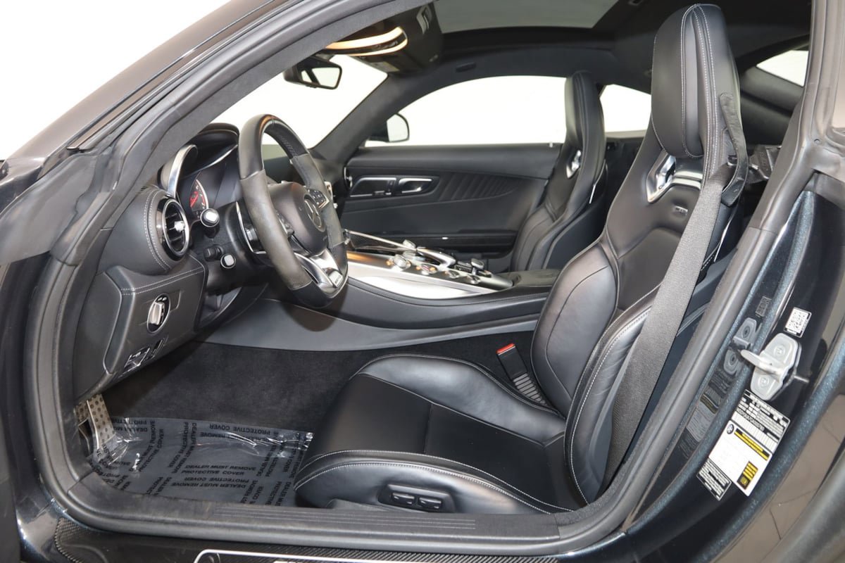 Used 2016 Mercedes-Benz AMG GT S w/ Exclusive Interior Package image 11