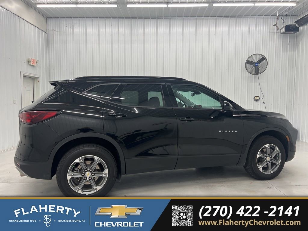 Used 2024 Chevrolet Blazer LT w/ Convenience Package image 2