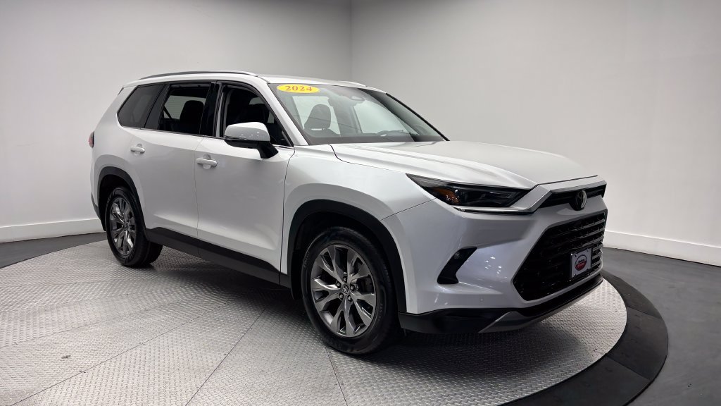 Used 2024 Toyota Grand Highlander AWD image 45