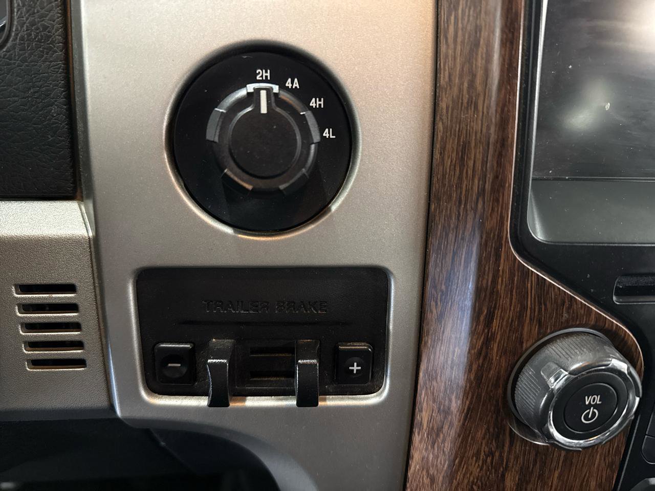 Used 2013 Ford F150 Lariat w/ Mid Equipment Group image 19