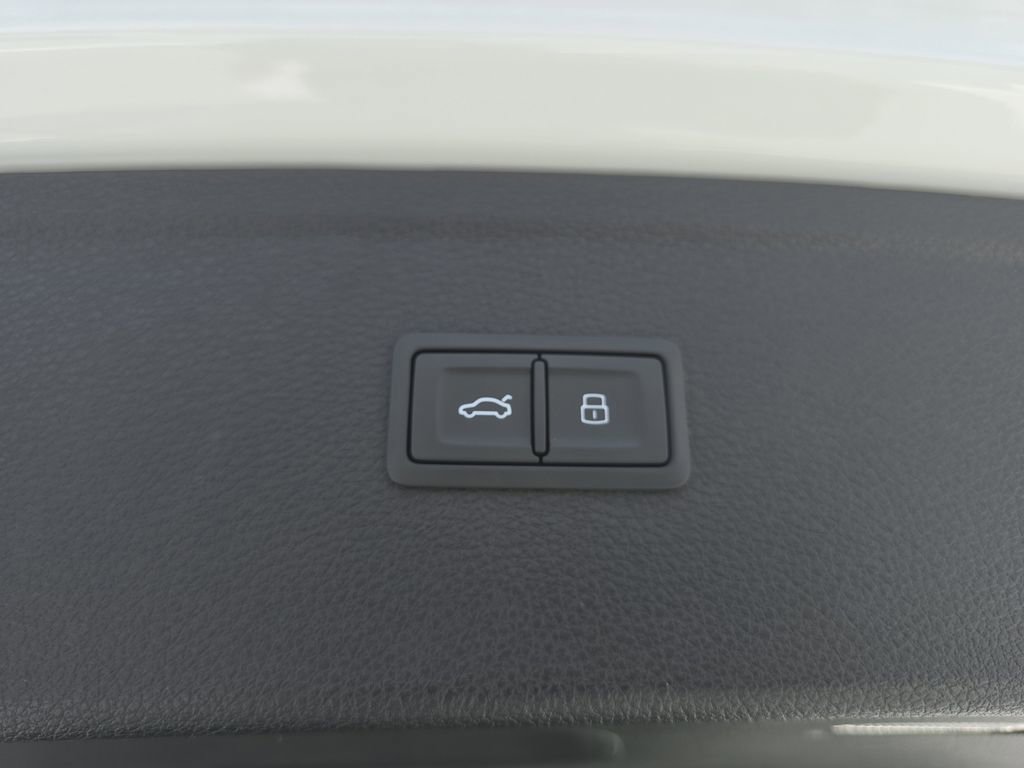 Certified 2023 Audi SQ5 Prestige w/ Prestige Package image 28