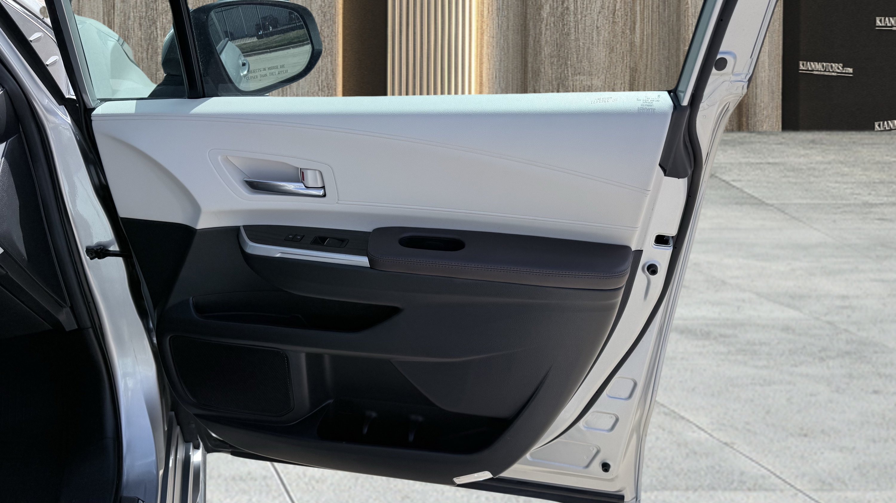 Used 2022 Toyota Sienna Platinum FWD image 41