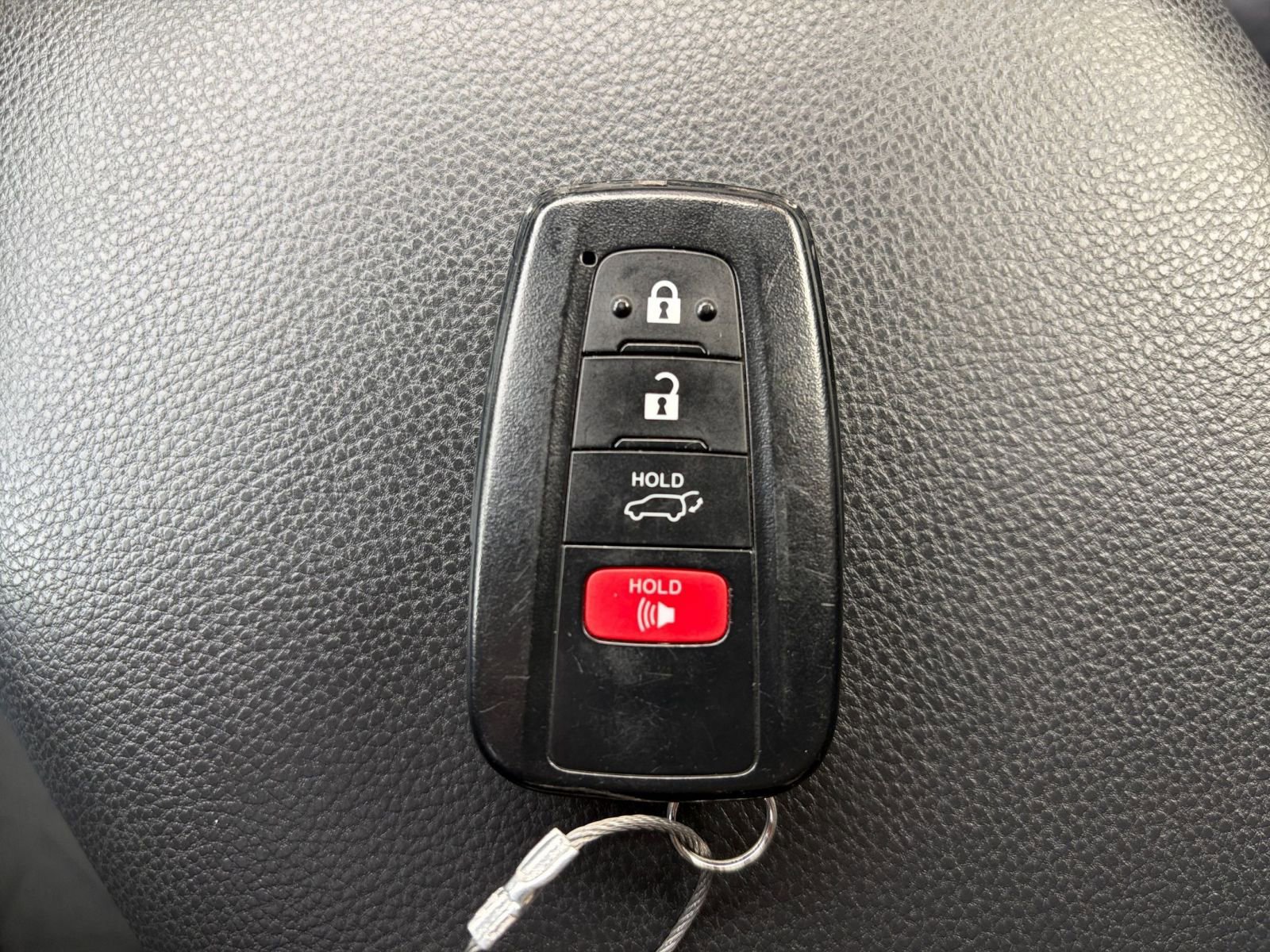 Used 2025 Toyota RAV4 XLE image 22