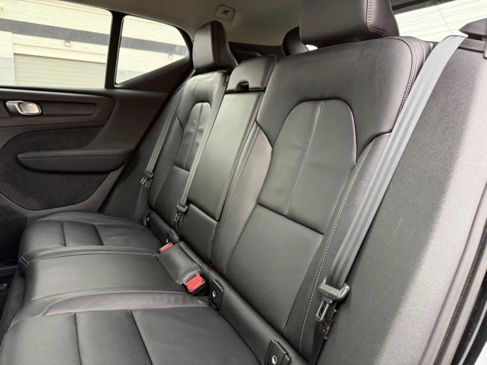 Used 2022 Volvo XC40 T5 Momentum AWD/4WD image 18