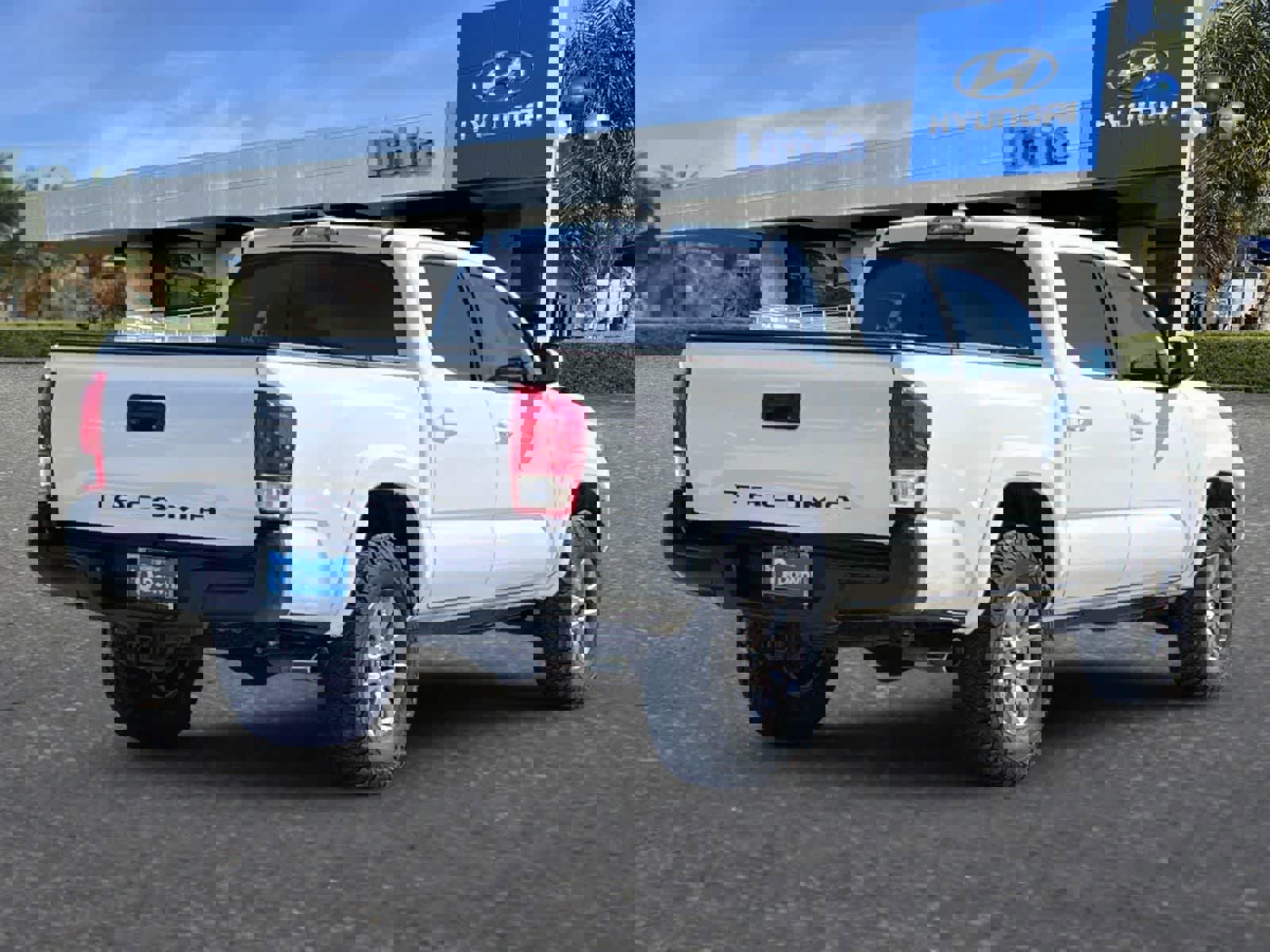 Used 2016 Toyota Tacoma SR5 w/ SR5 Appearance Package (SN) image 3