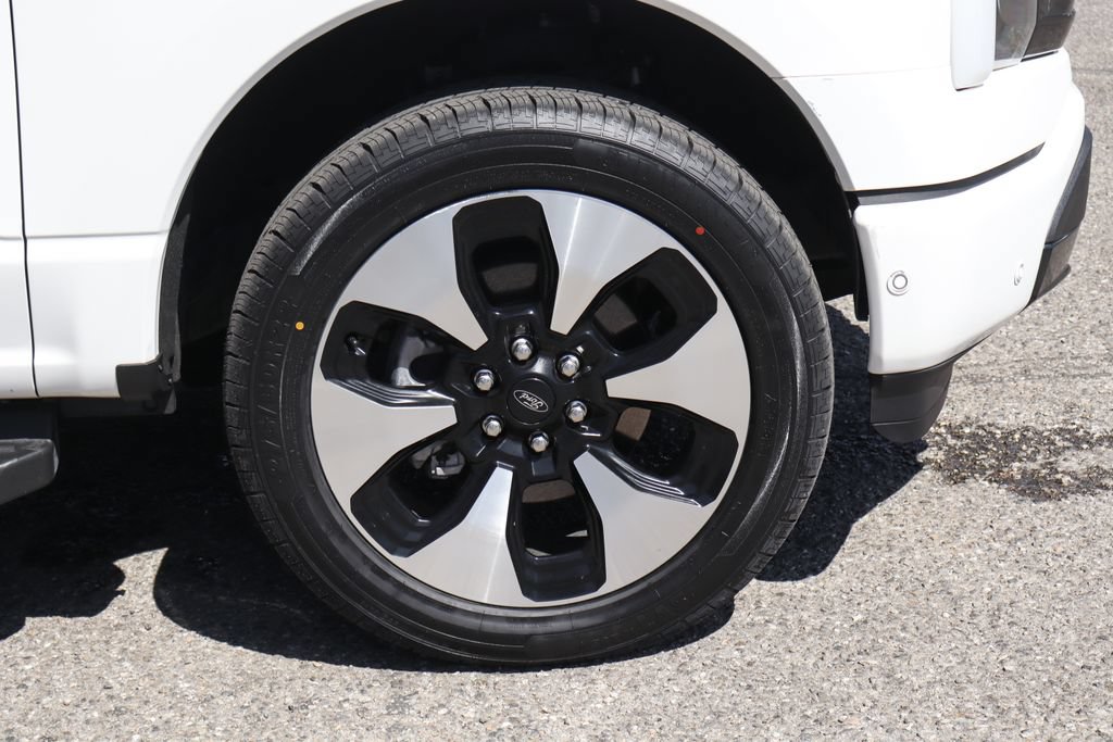 Used 2022 Ford F150 Lightning Platinum AWD/4WD image 48