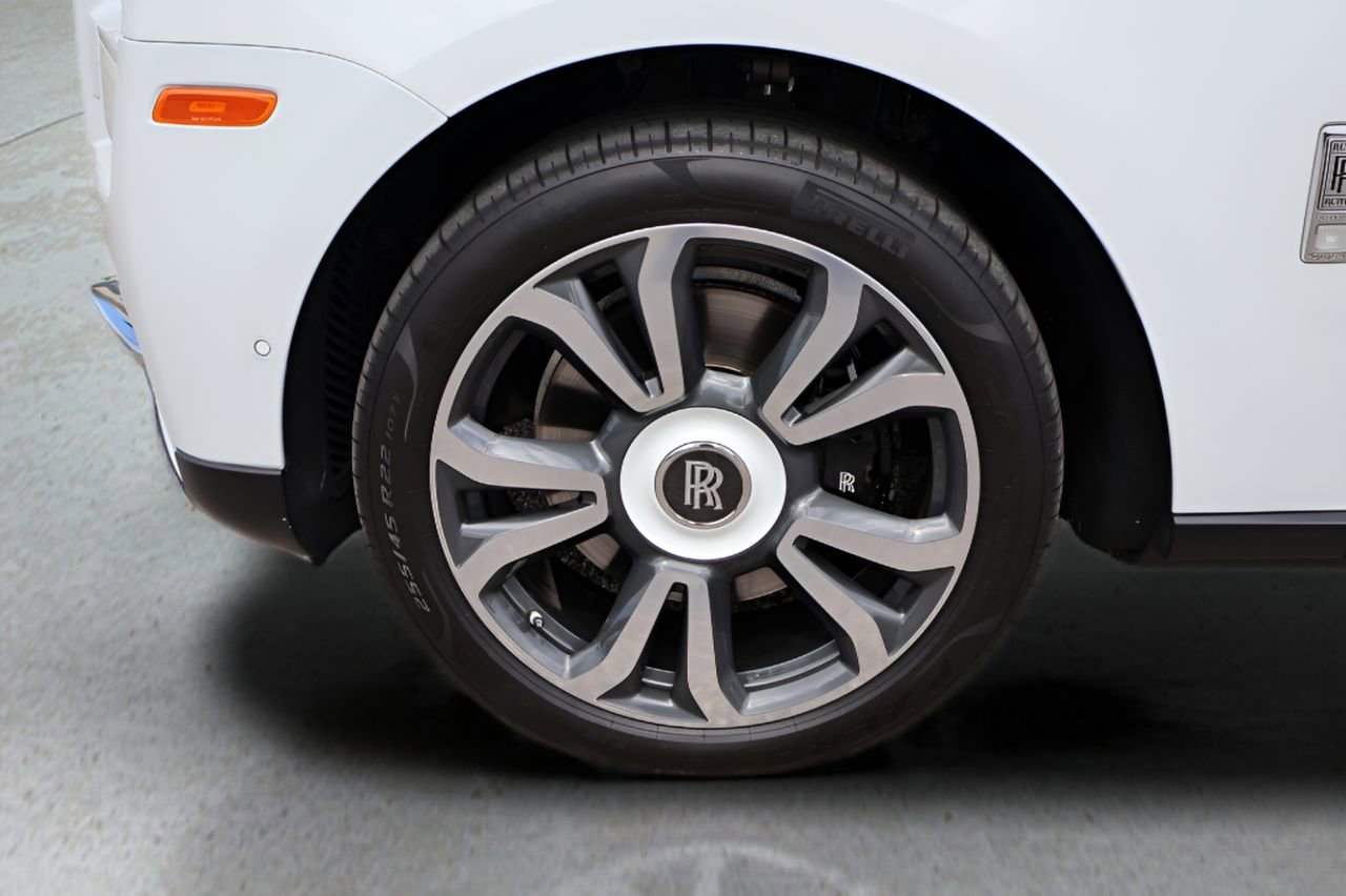 Certified 2023 Rolls-Royce Cullinan image 11