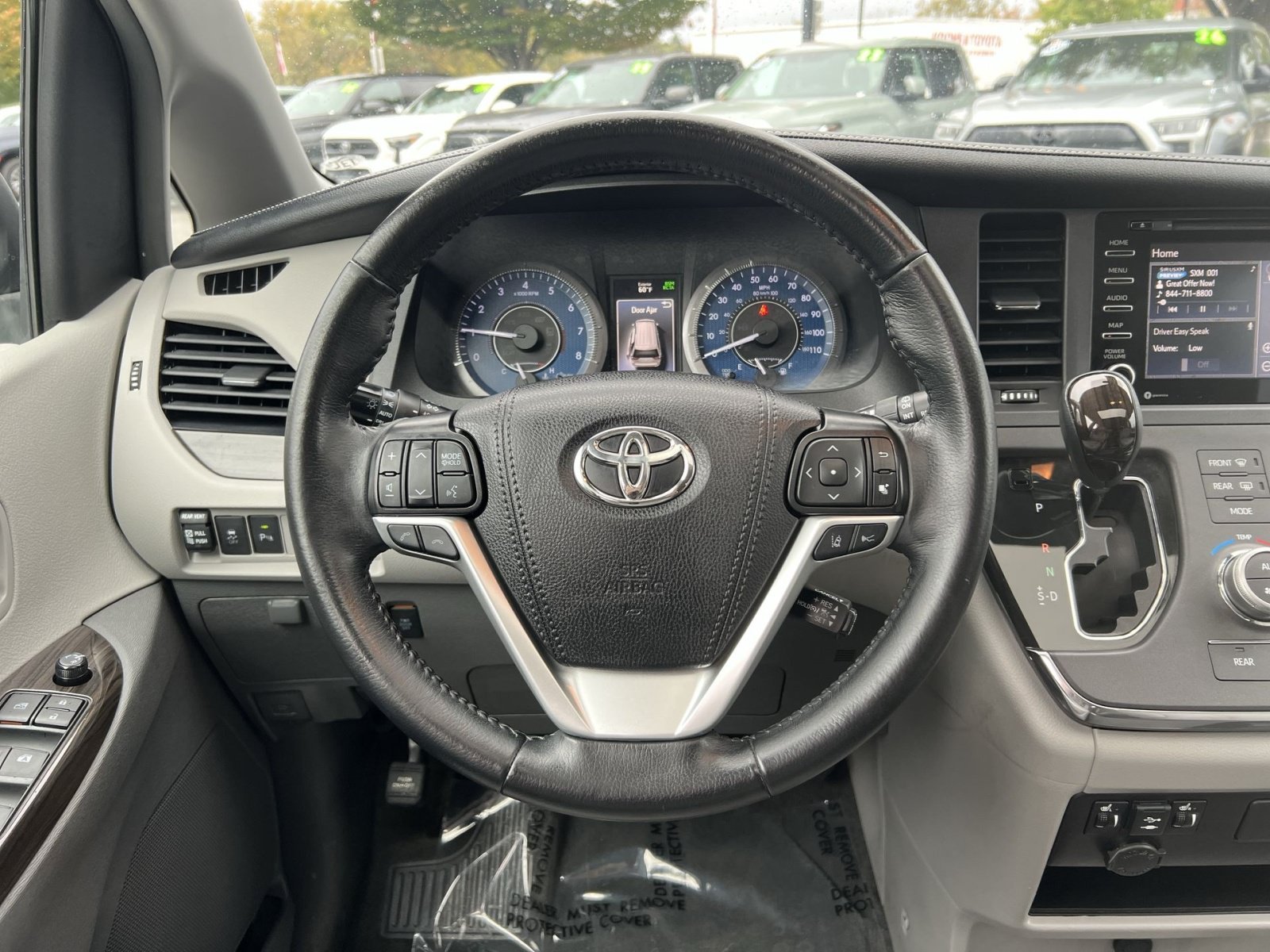 Used 2019 Toyota Sienna XLE w/ XLE Navigation Package FWD image 16