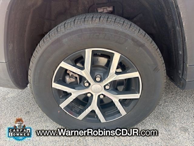 Used 2023 Jeep Grand Cherokee L Limited w/ Luxury Tech Group II image 5