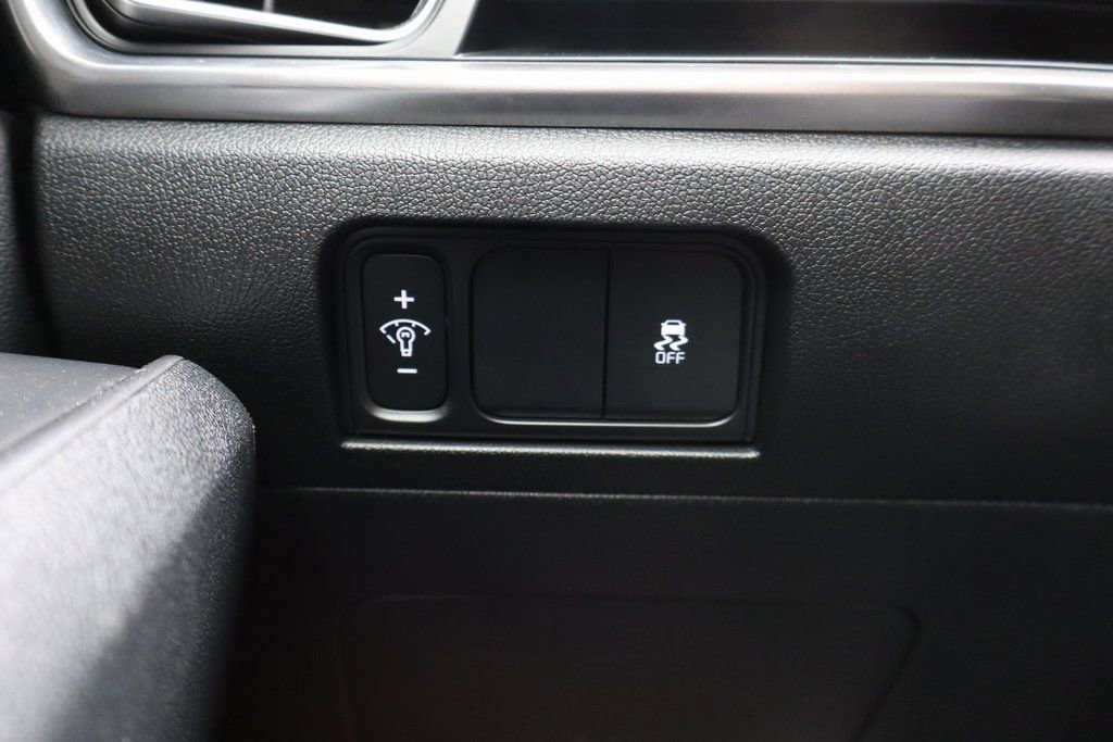 Used 2024 Kia Sorento LX image 16