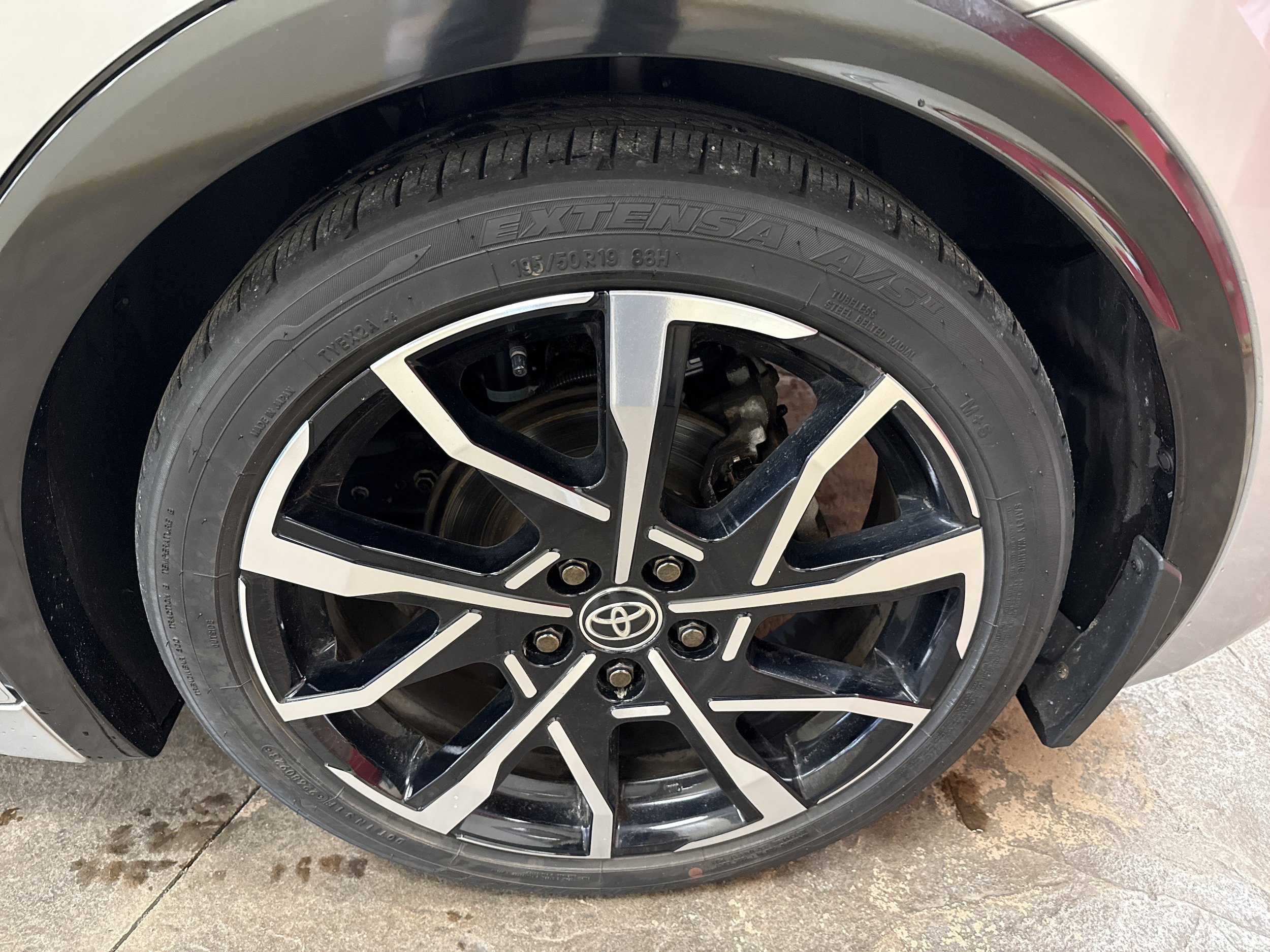 Used 2023 Toyota Prius Prime FWD image 6