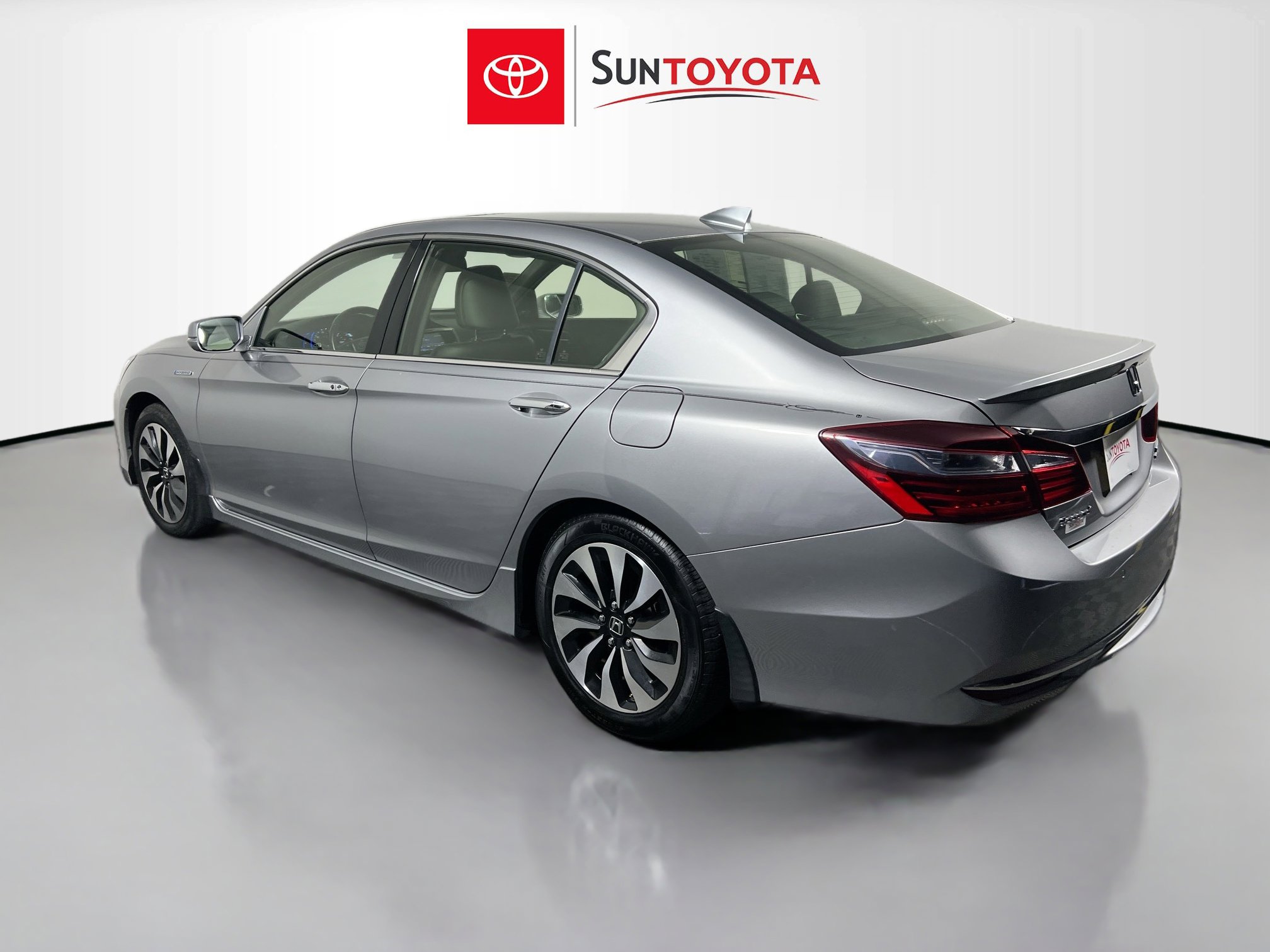 Used 2017 Honda Accord Touring image 6