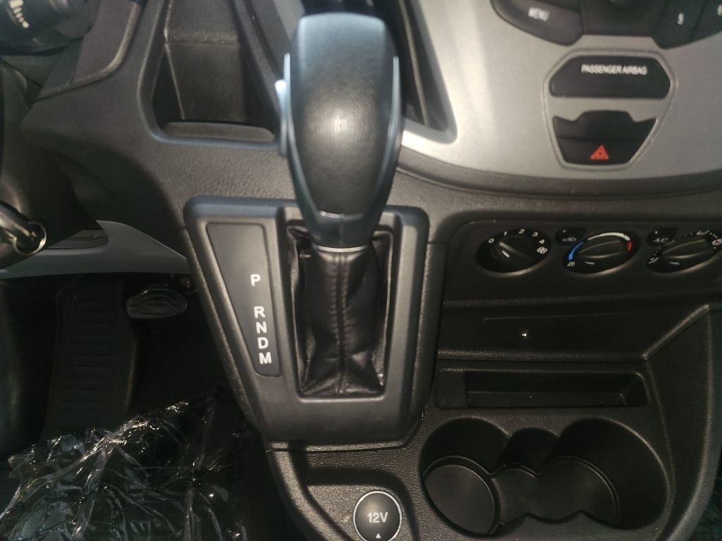 Used 2018 Ford Transit 250 130 Low Roof RWD image 17