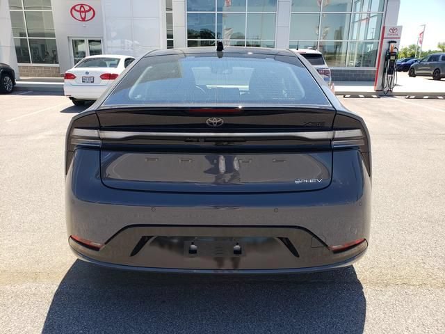 New 2026 Toyota Prius Plug-In Hybrid FWD image 6