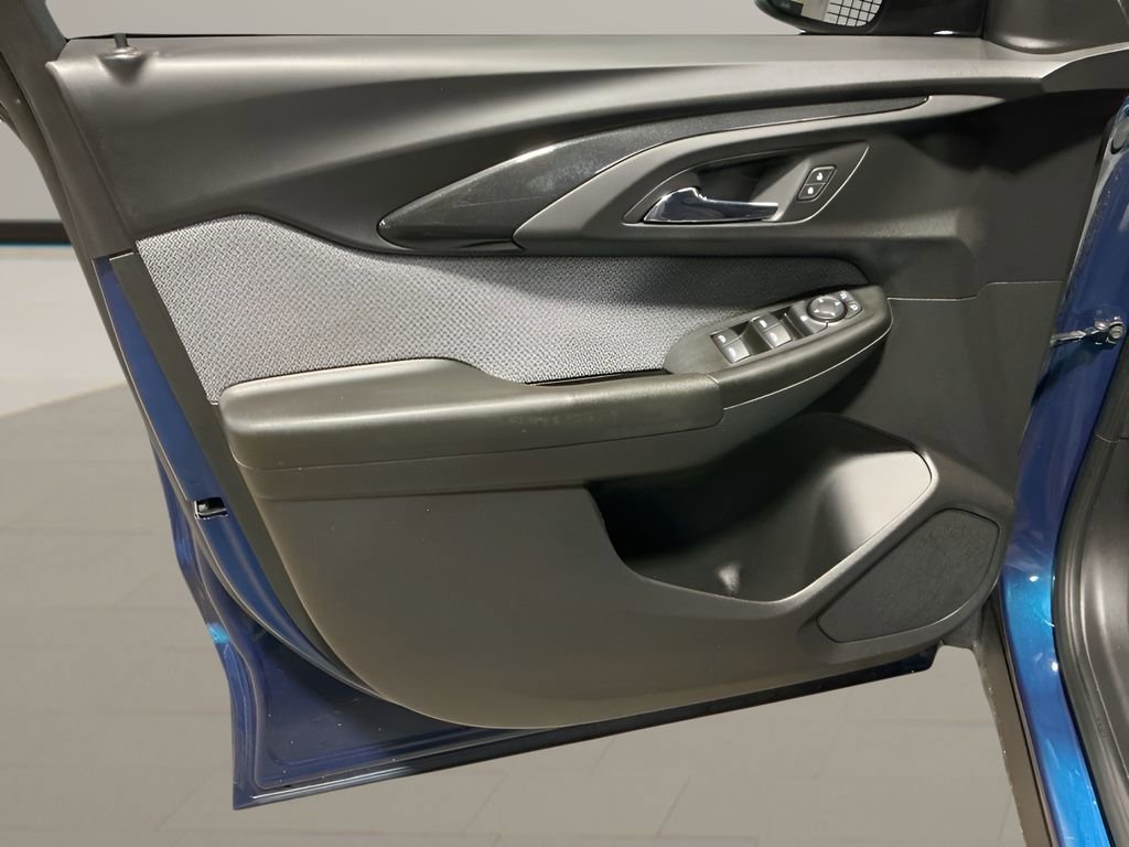 Used 2021 Chevrolet TrailBlazer LT w/ Premium Seating Package image 10