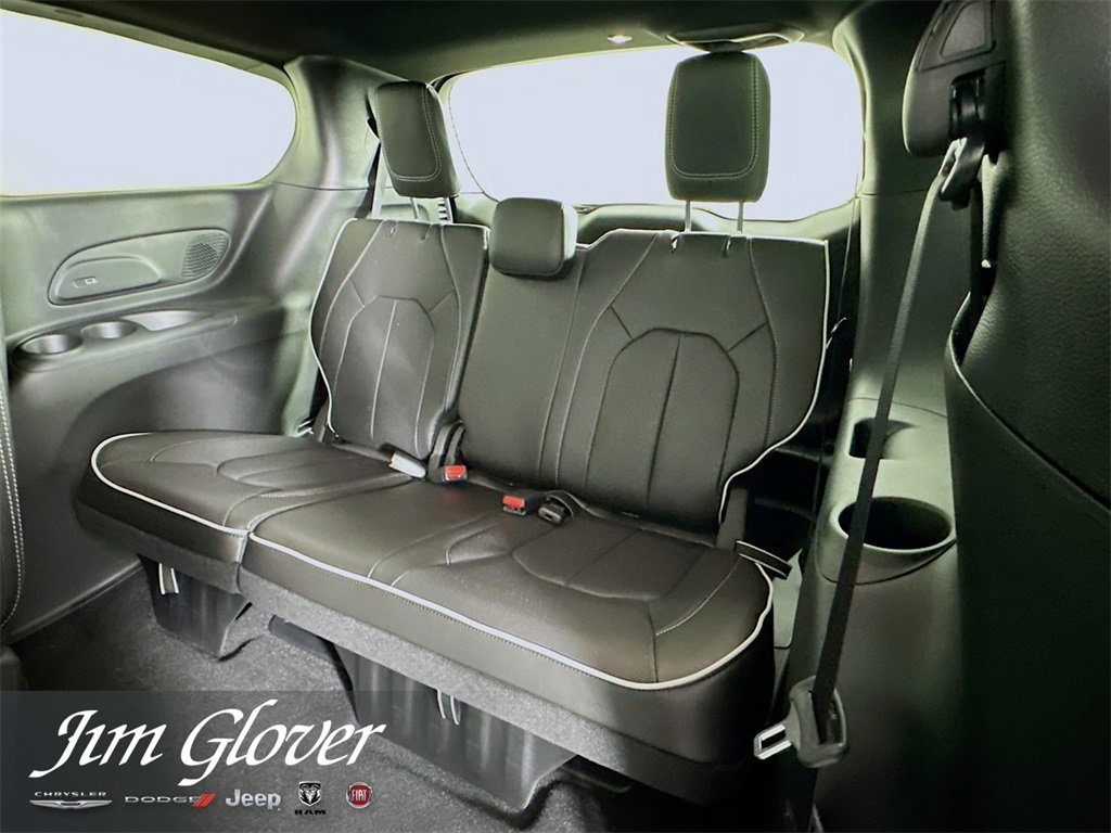 New 2026 Chrysler Pacifica Limited w/ S Appearance Package image 17