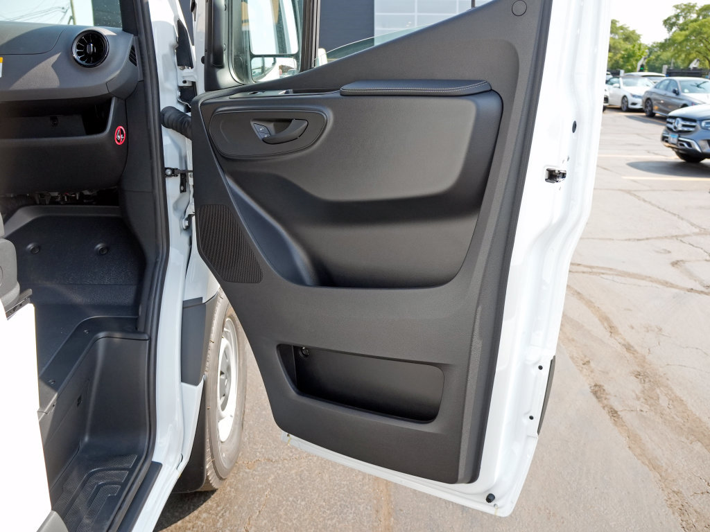 New 2026 Mercedes-Benz Sprinter 2500 image 18