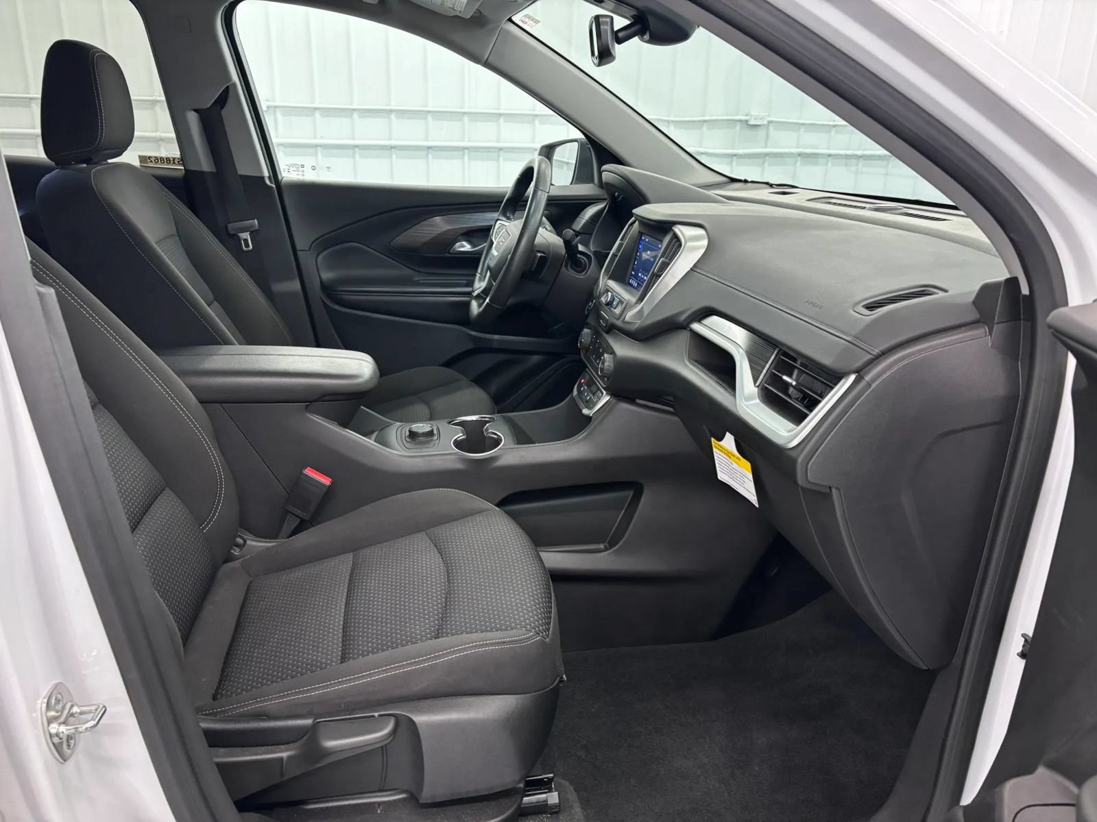 Used 2024 GMC Terrain SLE w/ Elevation Edition FWD image 30
