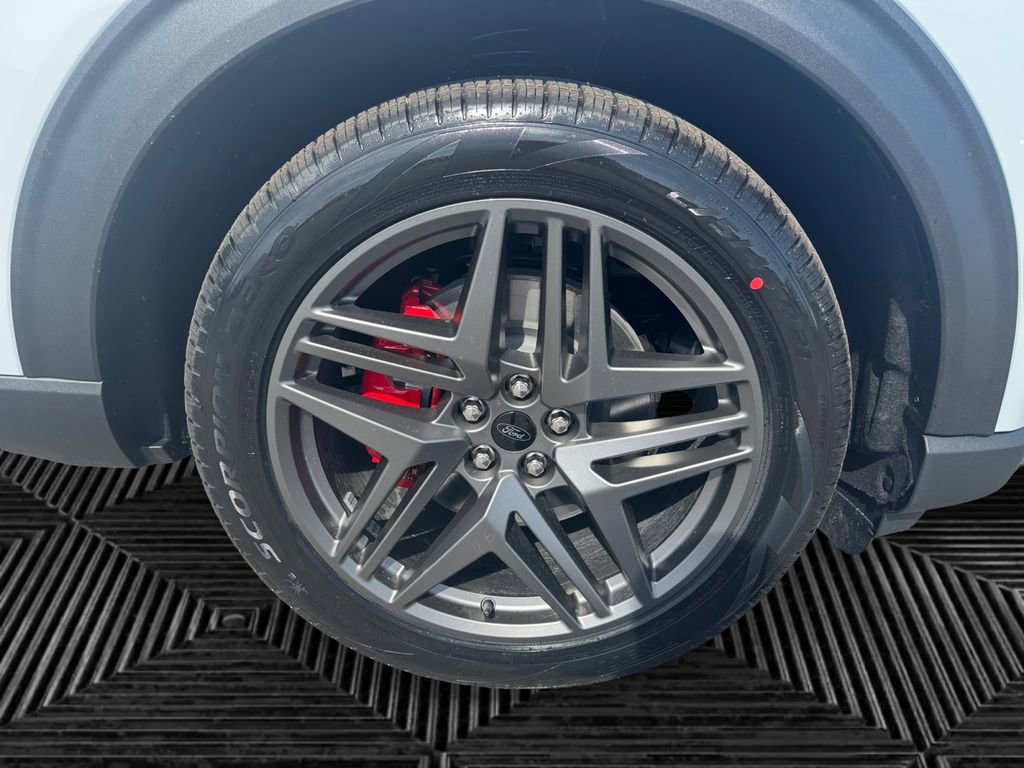 New 2026 Ford Explorer ST-Line w/ ST-Line Street Pack image 14