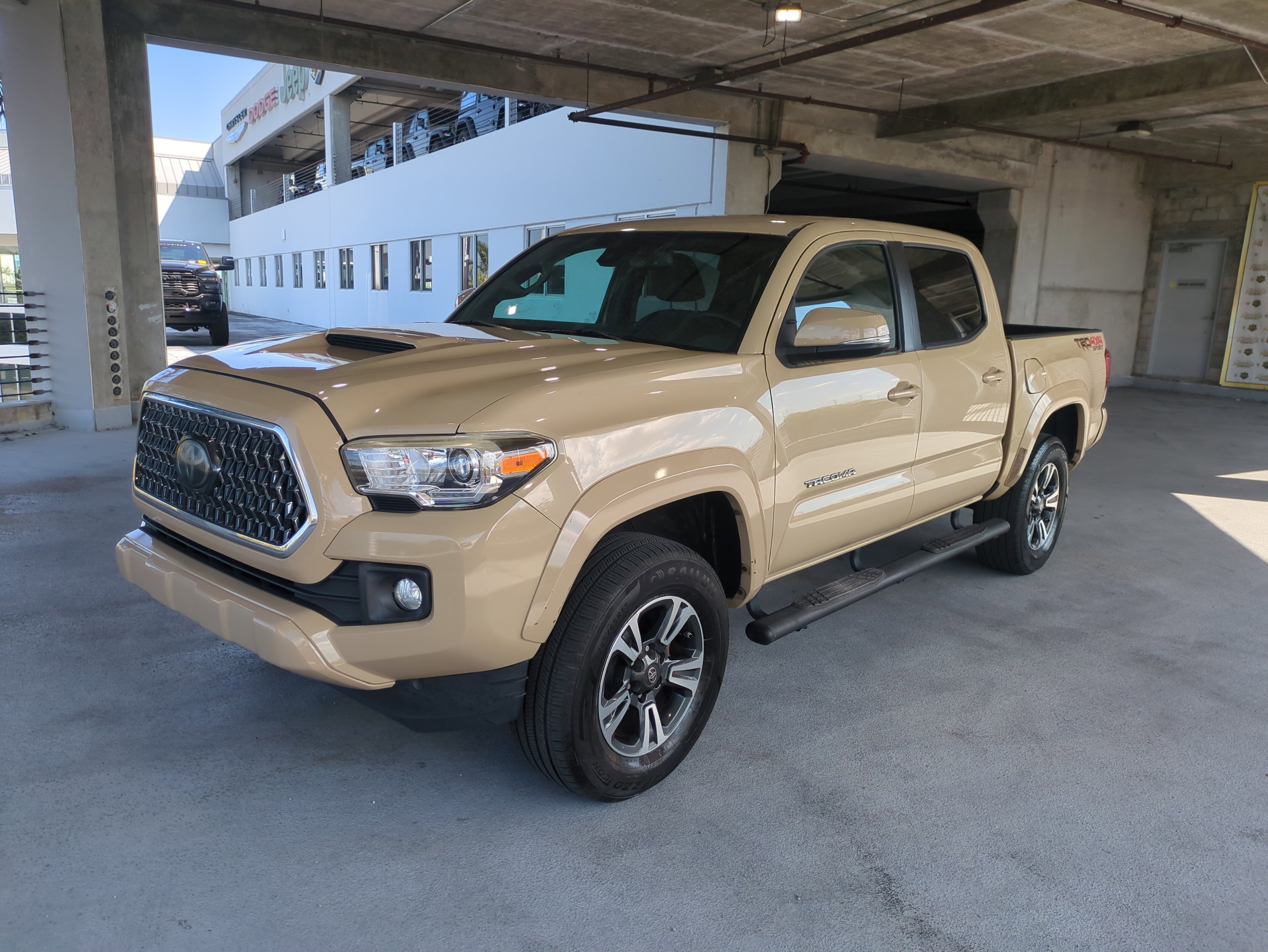 Used 2018 Toyota Tacoma TRD Sport image 9