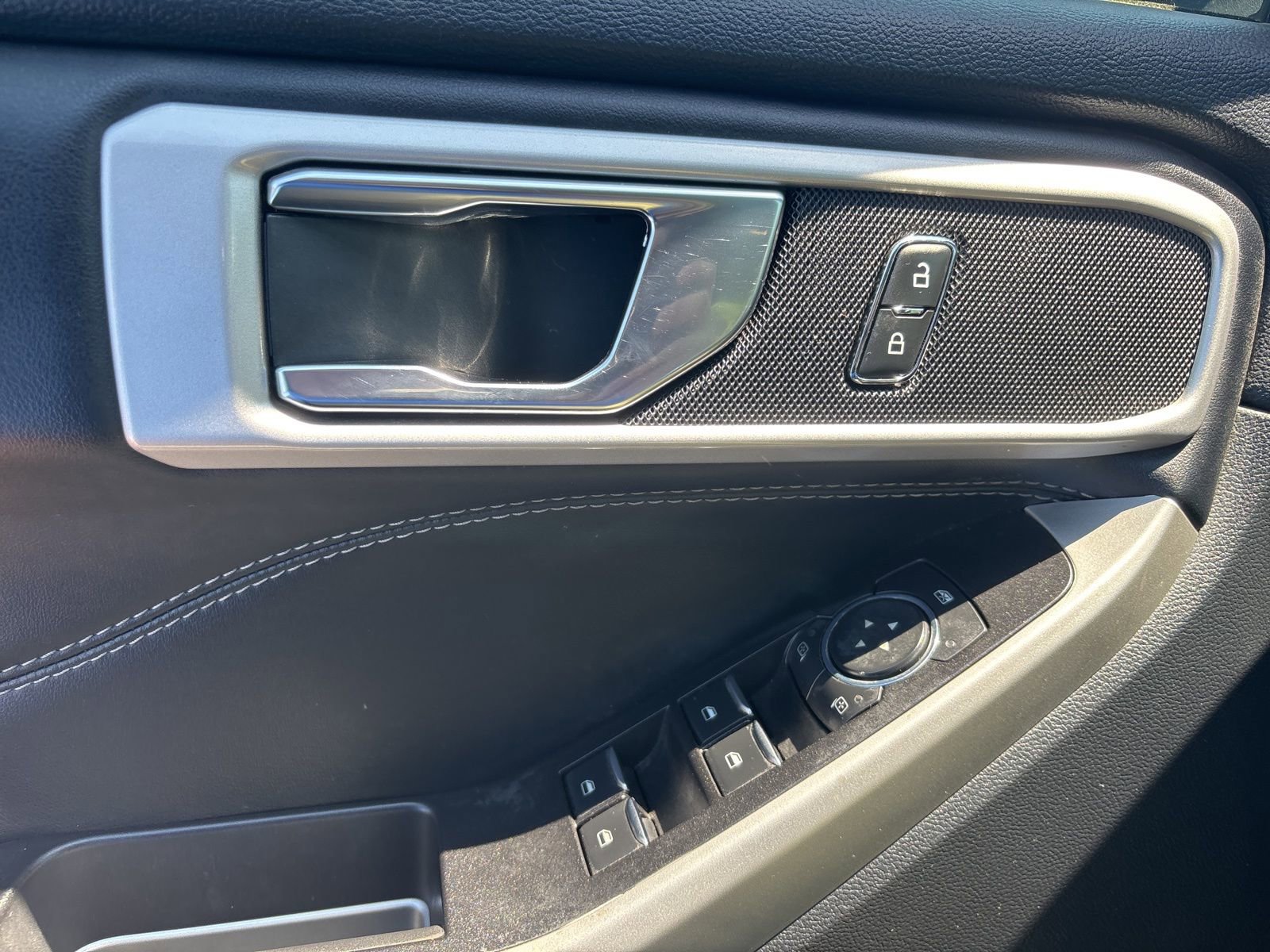 Used 2021 Ford Explorer XLT w/ Equipment Group 202A image 28