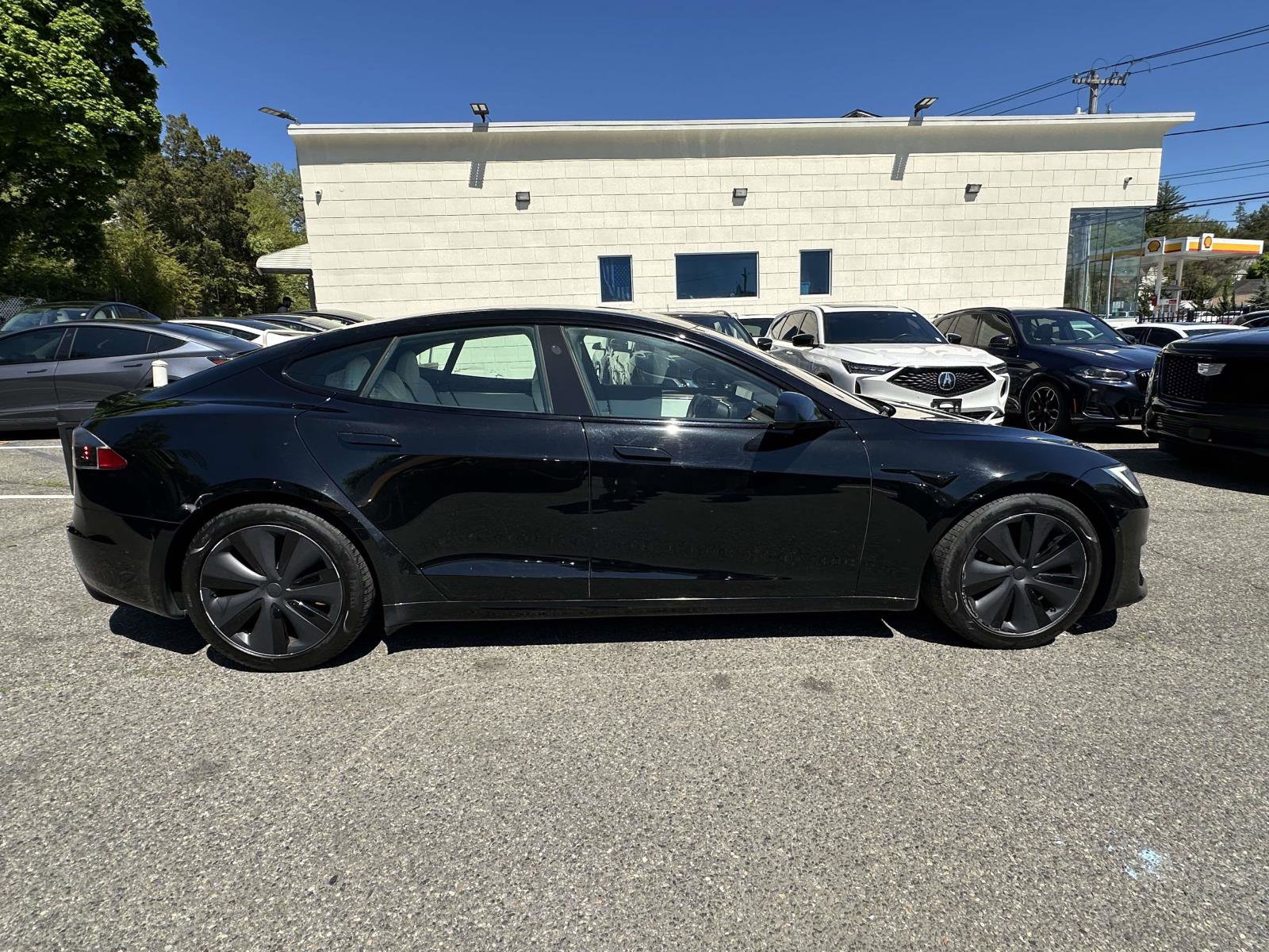 Used 2022 Tesla Model S AWD/4WD image 2