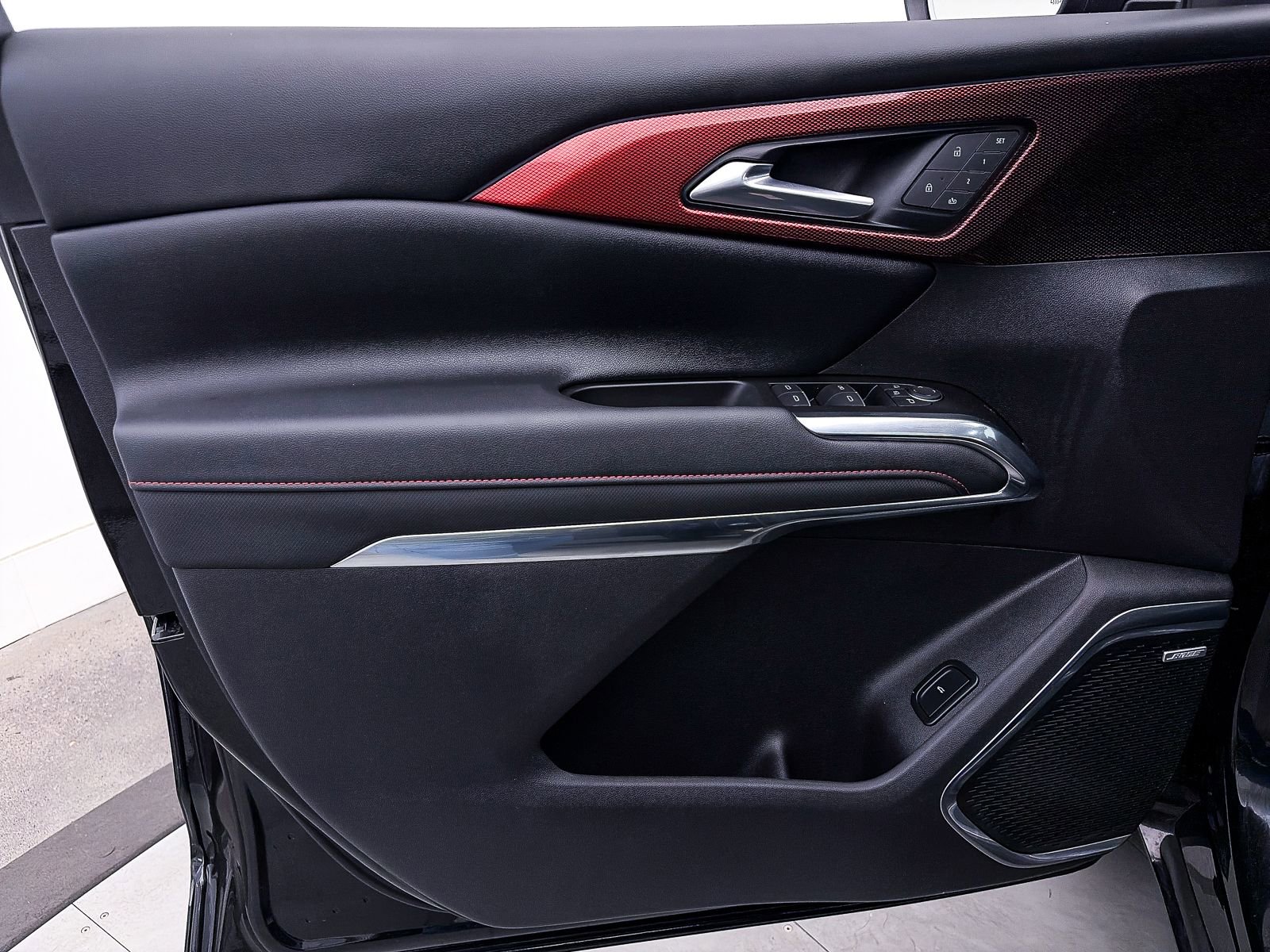 Used 2024 Chevrolet Traverse RS image 19