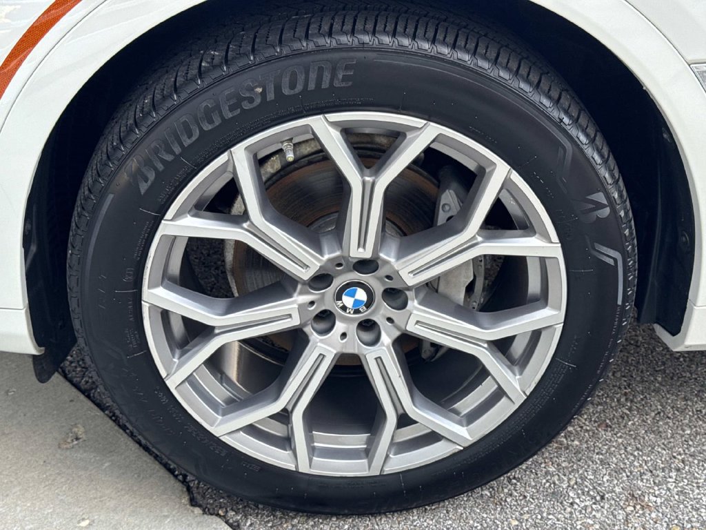 Used 2019 BMW X7 xDrive40i w/ Premium Package AWD/4WD image 11