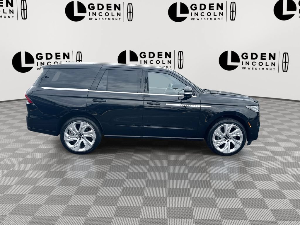 Certified 2025 Lincoln Navigator Reserve AWD/4WD image 9