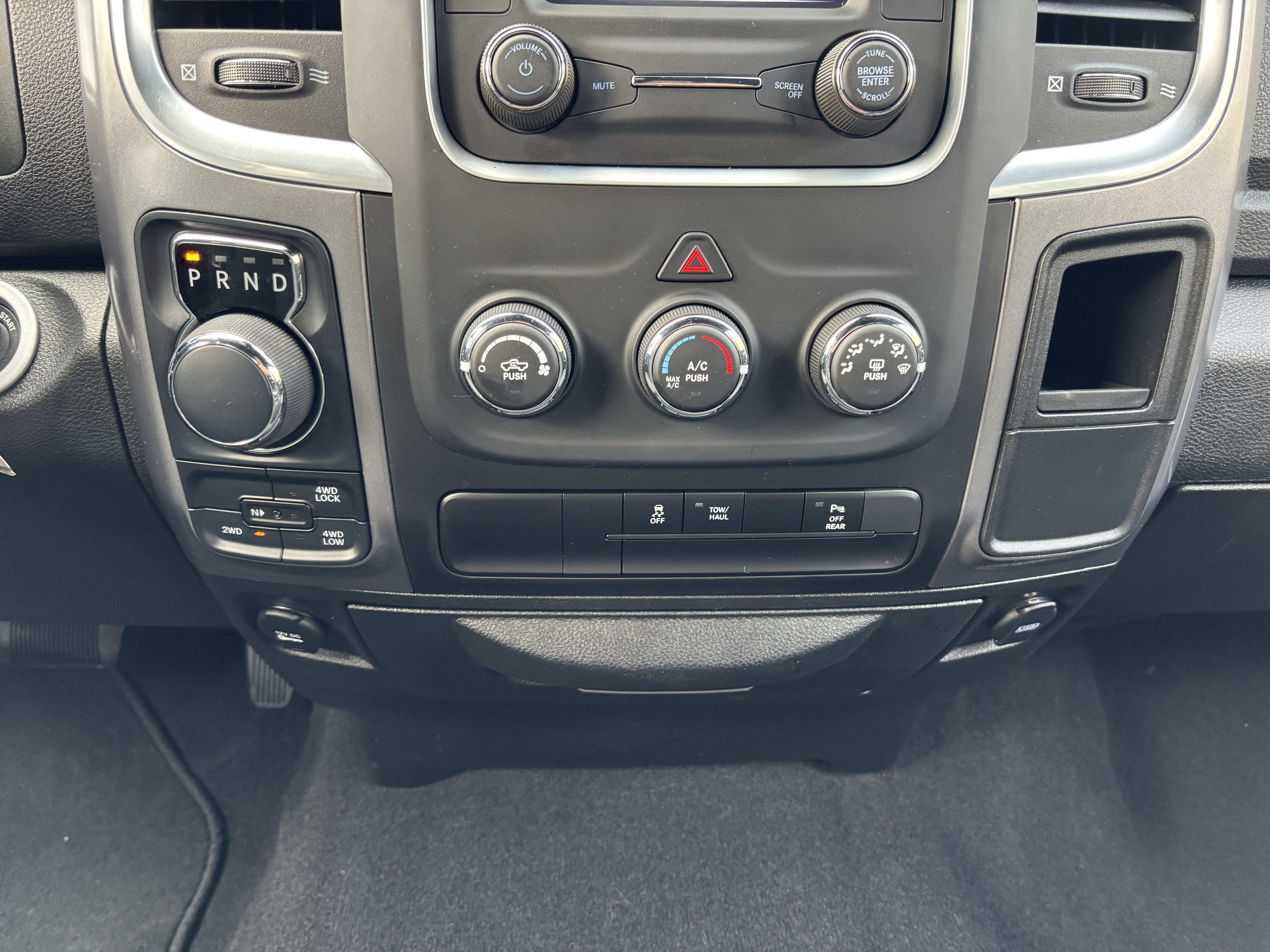 Used 2024 RAM 1500 Warlock AWD/4WD image 19