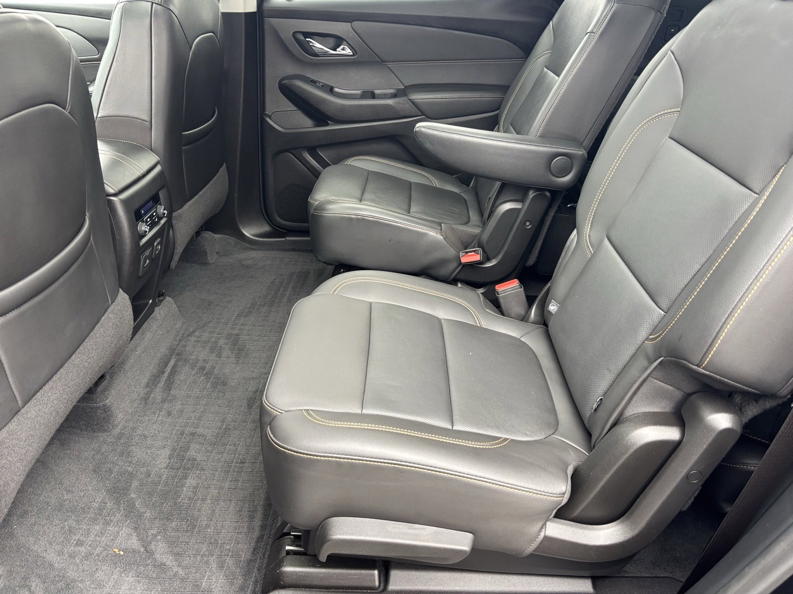 Used 2020 Chevrolet Traverse Premier w/ LPO, Floor Liner Package image 18