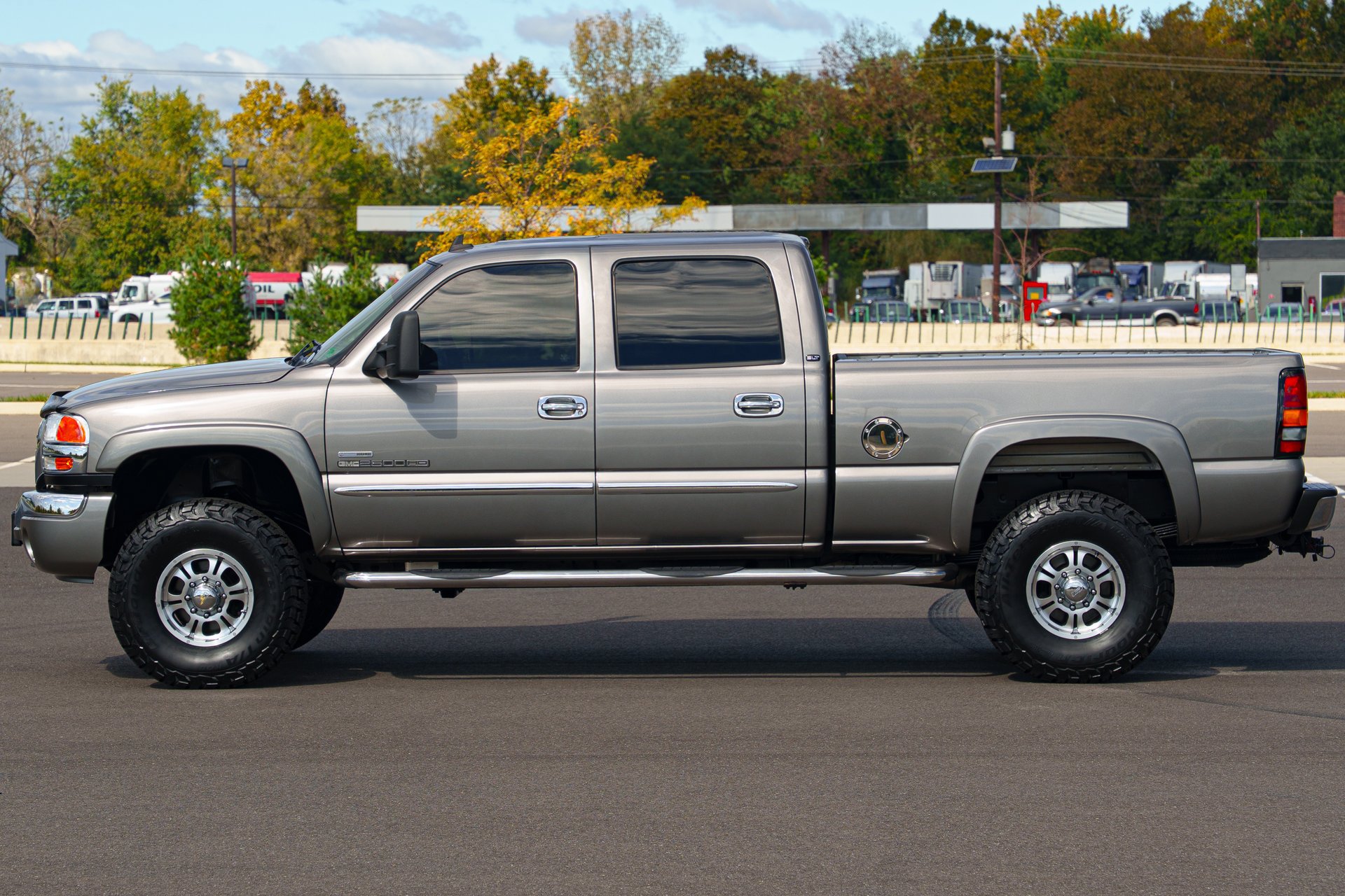 Used 2007 GMC Sierra 2500 SLT w/ Heavy-Duty Power Package AWD/4WD image 5