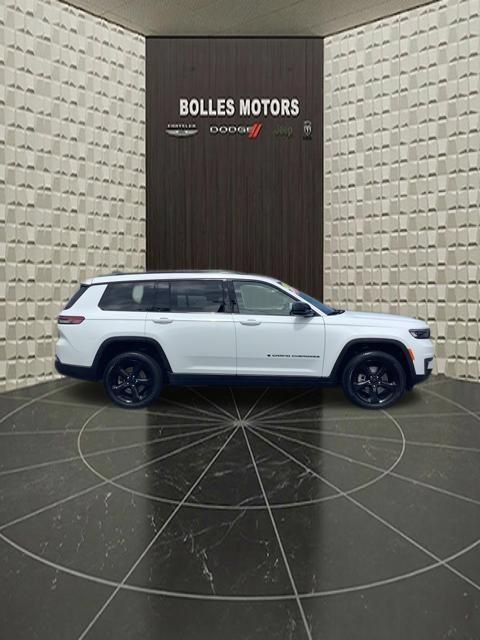 Certified 2023 Jeep Grand Cherokee L Altitude AWD/4WD image 4