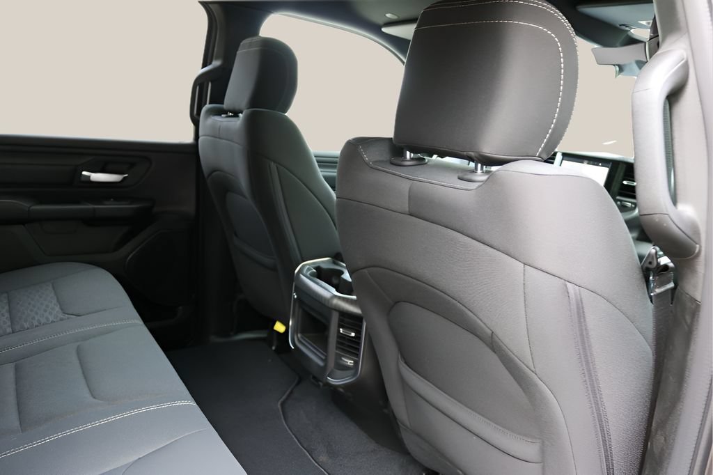 New 2026 RAM 1500 Express AWD/4WD image 17