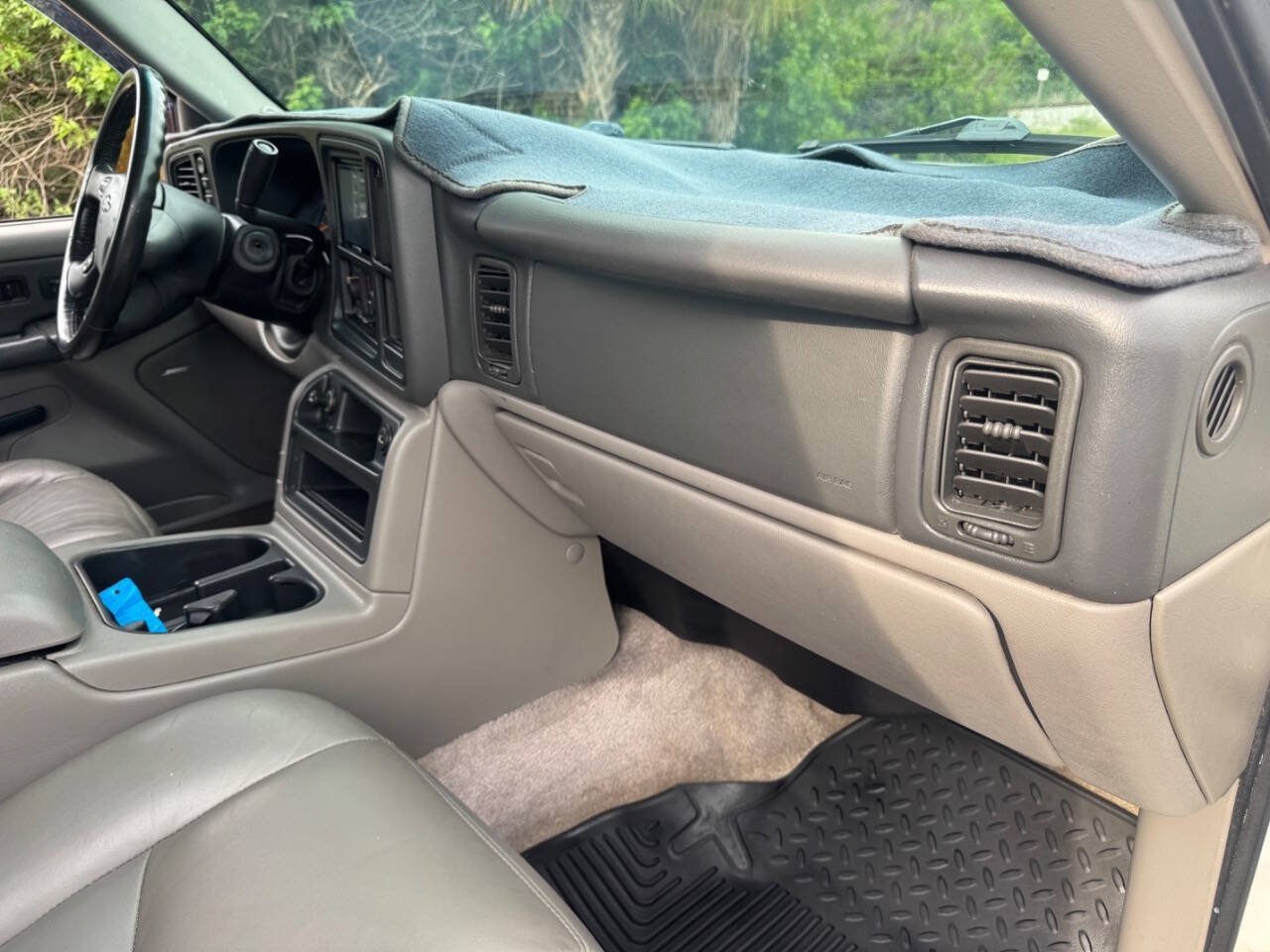 Used 2003 Chevrolet Suburban Z71 AWD/4WD image 10