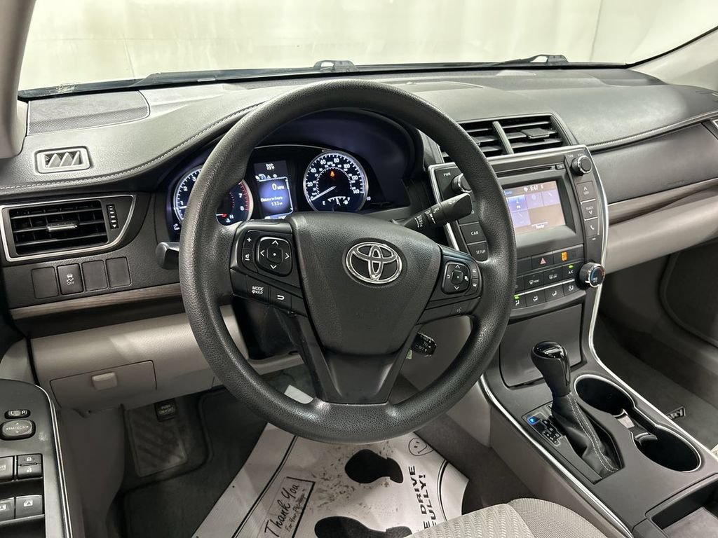 Used 2016 Toyota Camry LE FWD image 4