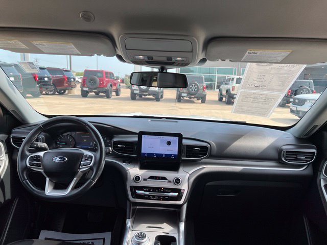Used 2023 Ford Explorer XLT w/ Equipment Group 202A AWD/4WD image 25