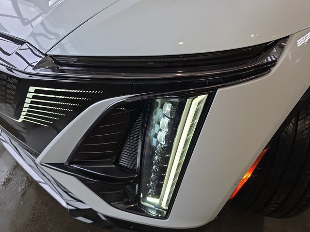 New 2026 Cadillac Lyriq Premium Sport image 32