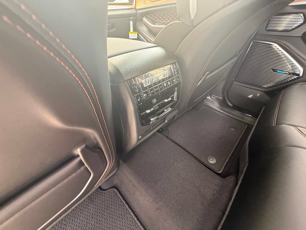 New 2026 Jeep Grand Cherokee Summit AWD/4WD image 26