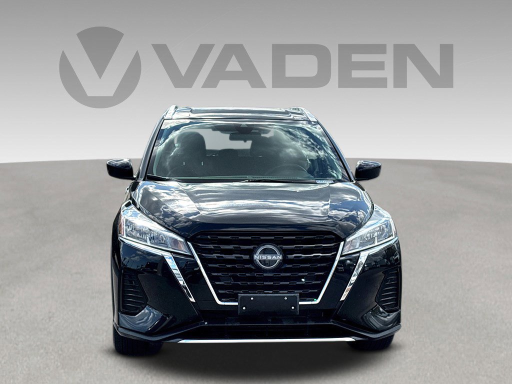 Used 2024 Nissan Kicks SV FWD image 2