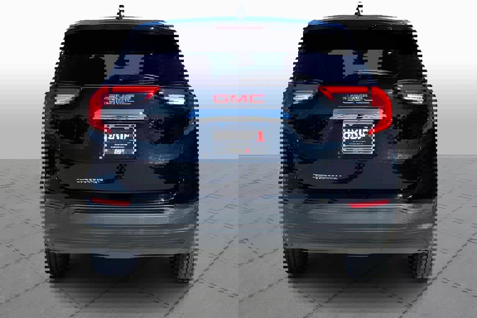 Used 2022 GMC Terrain SLE image 4