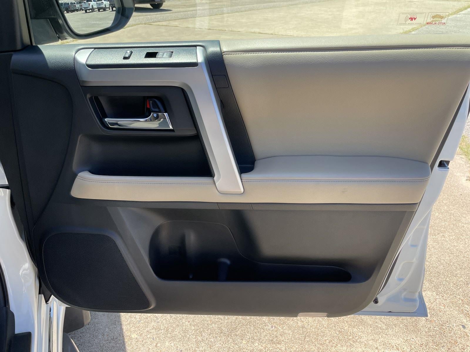 Used 2016 Toyota 4Runner Limited AWD/4WD image 50