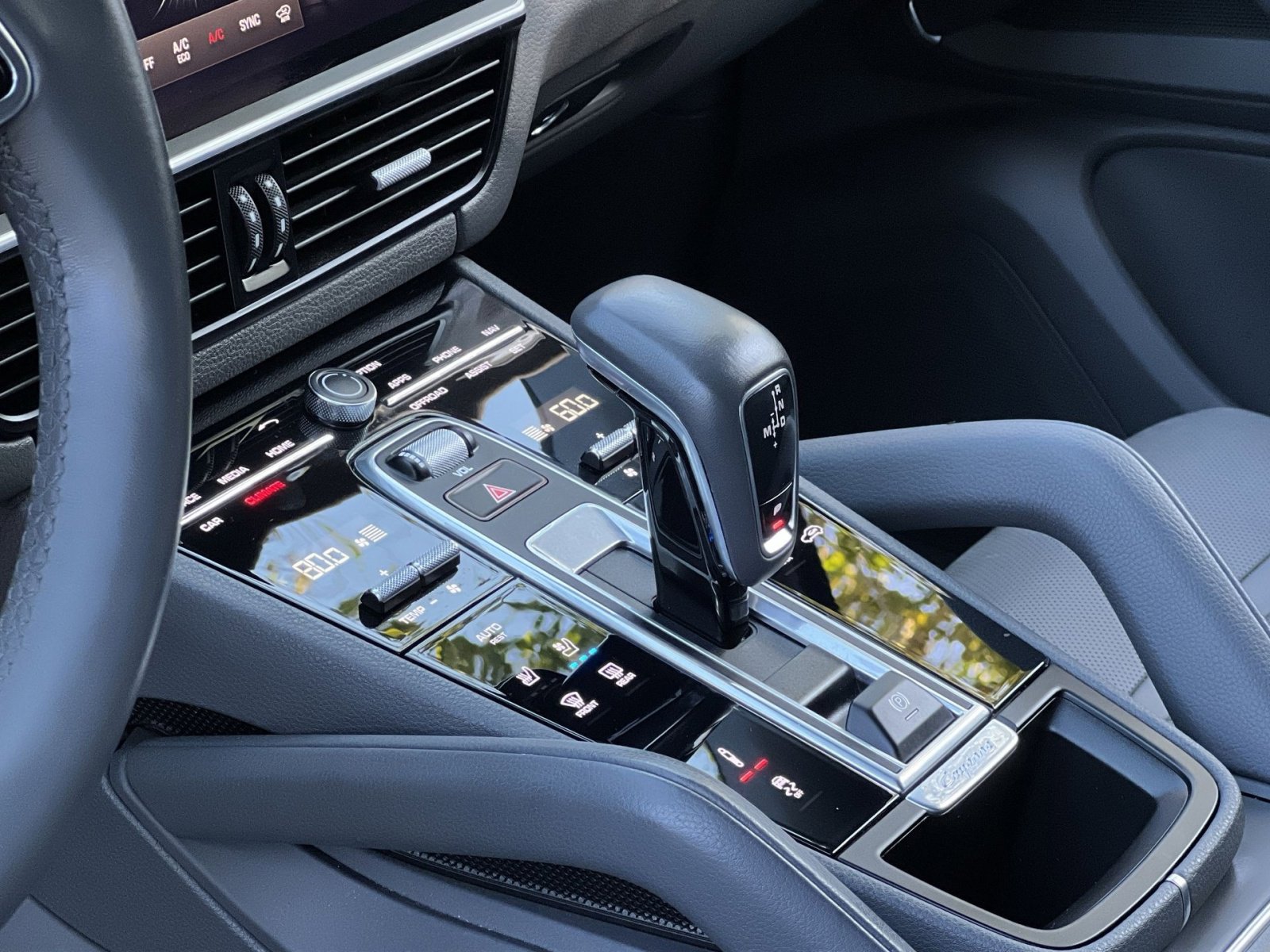 Used 2022 Porsche Cayenne Platinum Edition image 20