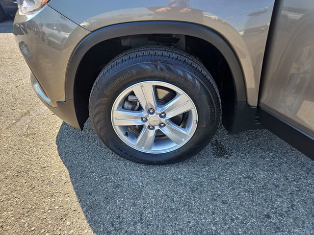Used 2022 Chevrolet Trax LT w/ LT Convenience Package image 27