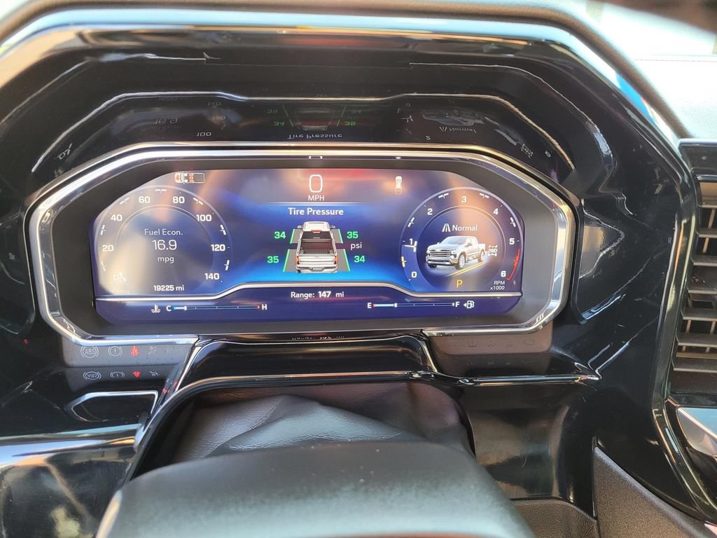 Used 2025 Chevrolet Silverado 1500 High Country AWD/4WD image 34