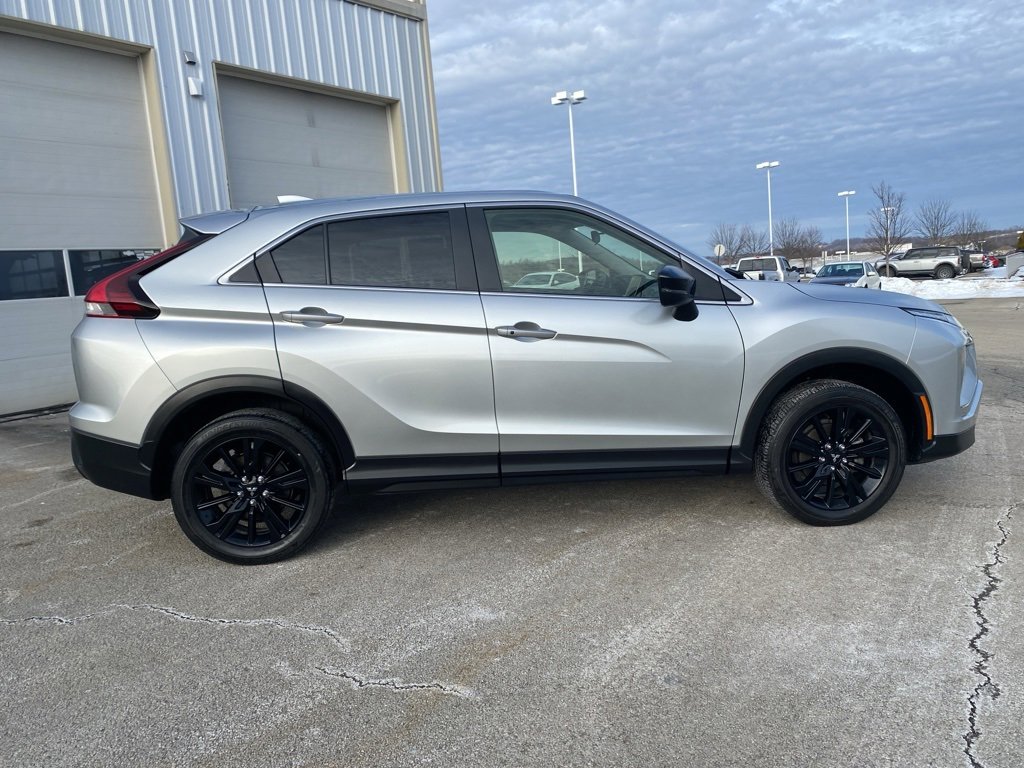 Used 2024 Mitsubishi Eclipse Cross LE image 2